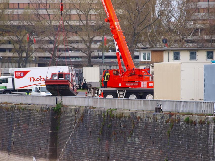 Wartungsarbeiten Rettungsboot Ursula P07.JPG